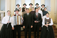 El Señor Vasja Samec fue recompensado en el Naciónal Order del Mérito por el Presidente de la República de Eslovenia.